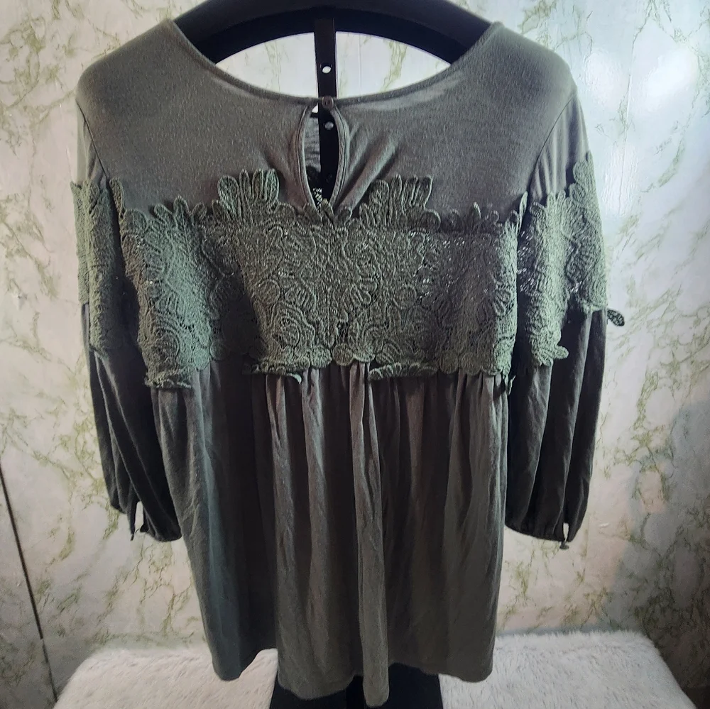 ADIVA Beautiful Embroidered Applique Top